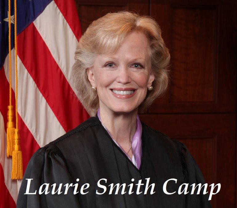 Старший судья окружного суда США в ш. Небраска, Лори Смит Кэмп
