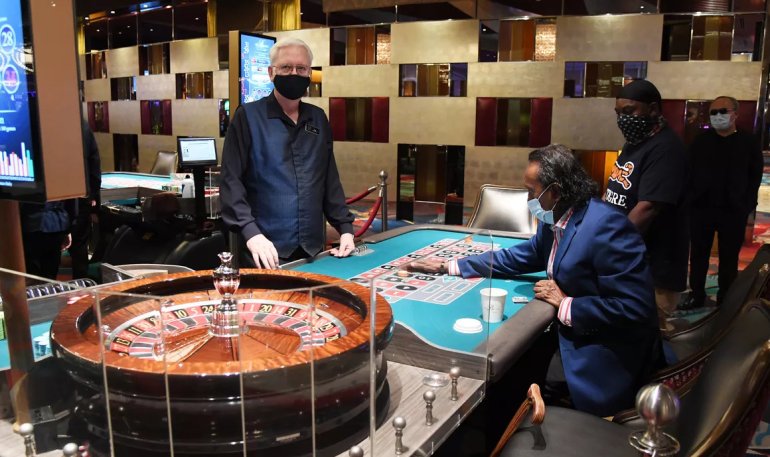 Illinois Shuts Casinos 