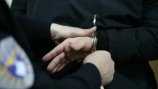 В Призрене обвиняют мужчину за вовлечение жертвы в незаконные азартные игры и ростовщичество